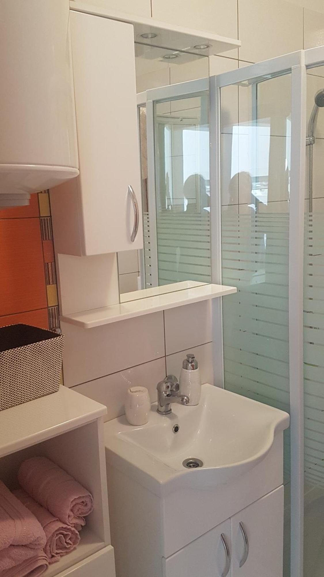 Blue Sea Blue Sky Apartment Loviste Bagian luar foto